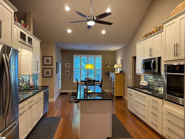 933 Benchmark Drive, Wellford, SC 29385