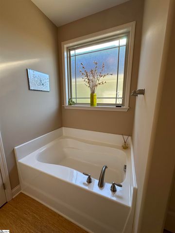 933 Benchmark Drive, Wellford, SC 29385