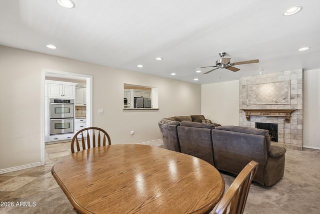 3223 E WELDON Avenue, Phoenix, AZ 85018