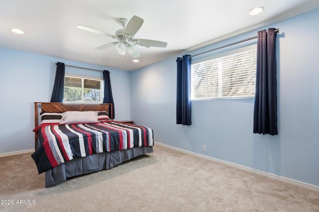 3223 E WELDON Avenue, Phoenix, AZ 85018