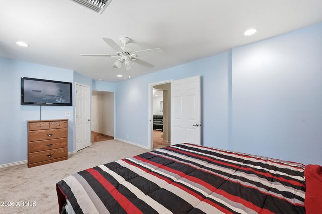 3223 E WELDON Avenue, Phoenix, AZ 85018