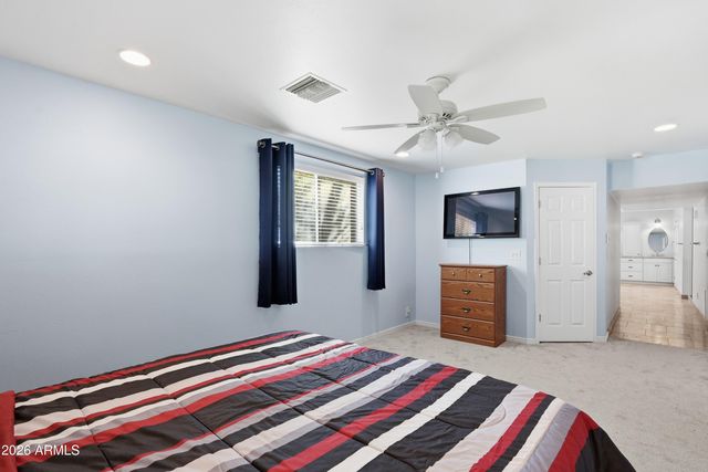 3223 E WELDON Avenue, Phoenix, AZ 85018