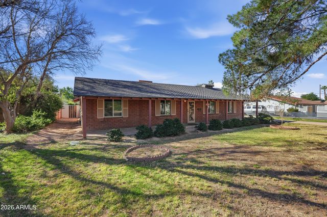 3223 E WELDON Avenue, Phoenix, AZ 85018