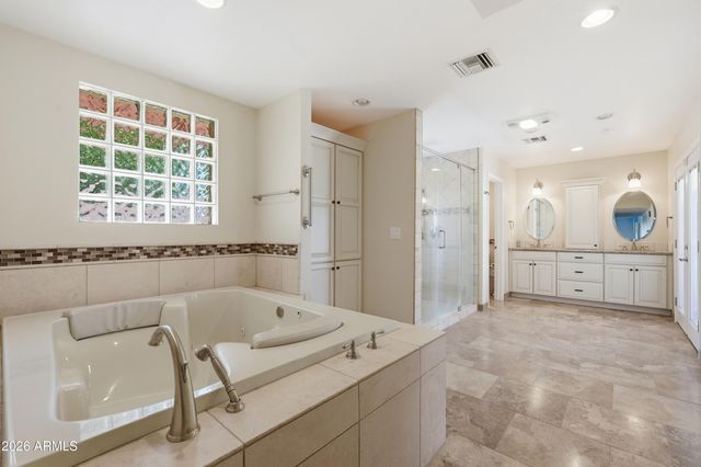 3223 E WELDON Avenue, Phoenix, AZ 85018