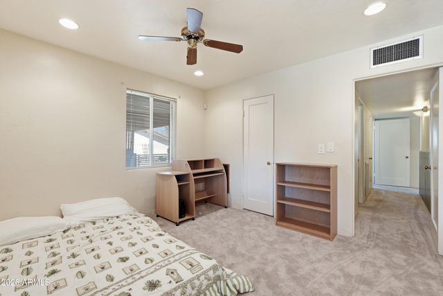 3223 E WELDON Avenue, Phoenix, AZ 85018