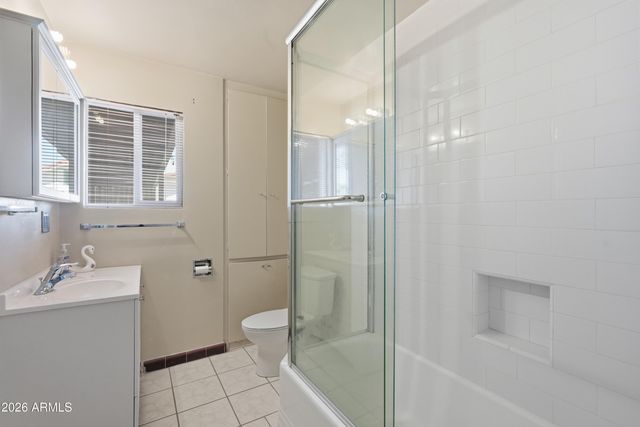 3223 E WELDON Avenue, Phoenix, AZ 85018