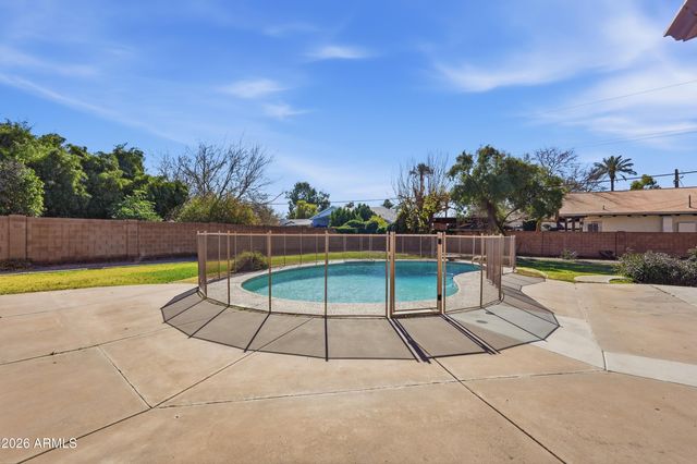 3223 E WELDON Avenue, Phoenix, AZ 85018