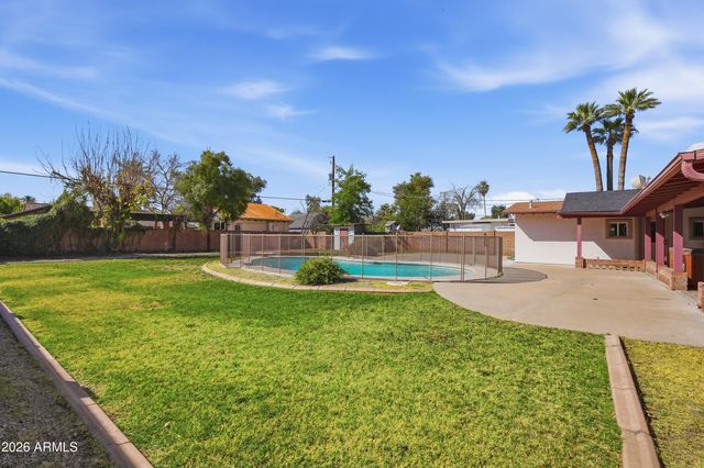 3223 E WELDON Avenue, Phoenix, AZ 85018