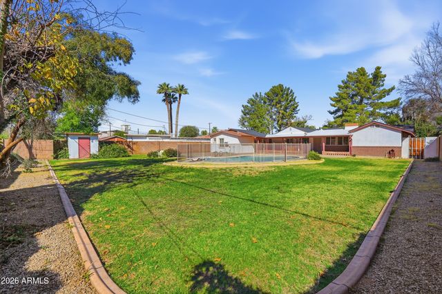 3223 E WELDON Avenue, Phoenix, AZ 85018