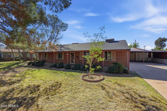 3223 E WELDON Avenue, Phoenix, AZ 85018