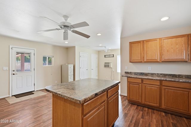 3223 E WELDON Avenue, Phoenix, AZ 85018