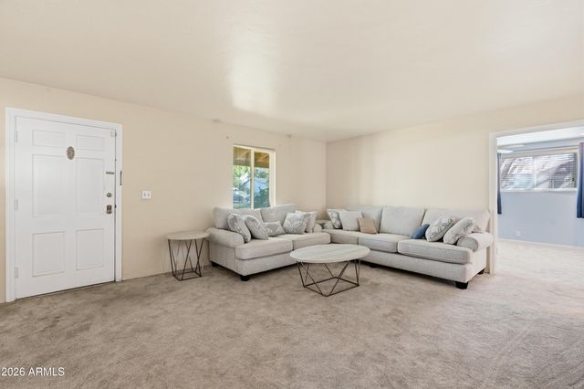 3223 E WELDON Avenue, Phoenix, AZ 85018