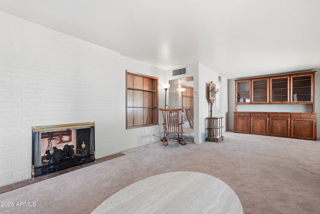 3223 E WELDON Avenue, Phoenix, AZ 85018