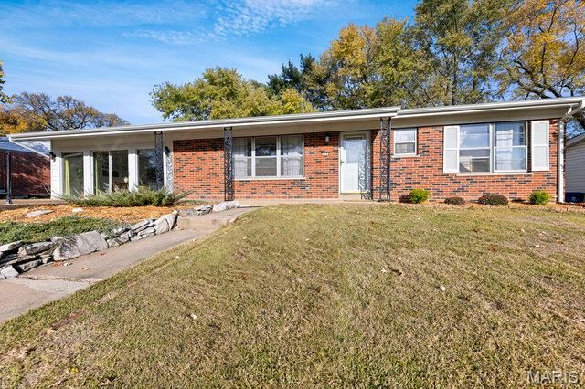1734 Beverly Drive, St Charles, MO 63303