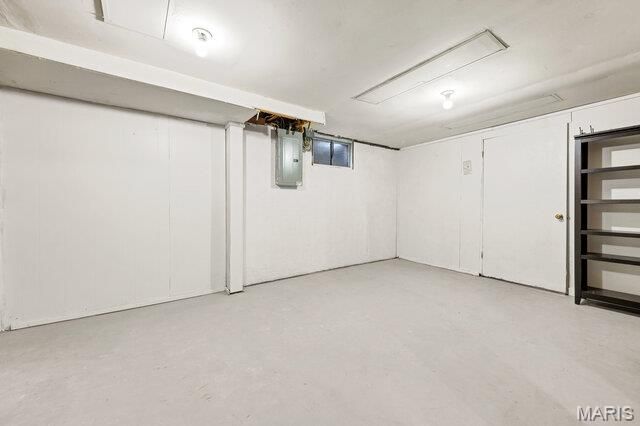 1734 Beverly Drive, St Charles, MO 63303