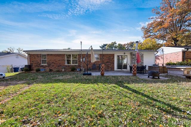 1734 Beverly Drive, St Charles, MO 63303