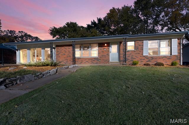 1734 Beverly Drive, St Charles, MO 63303