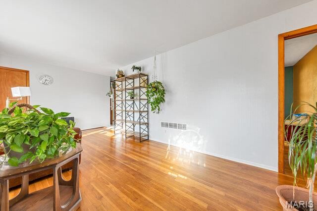 1734 Beverly Drive, St Charles, MO 63303