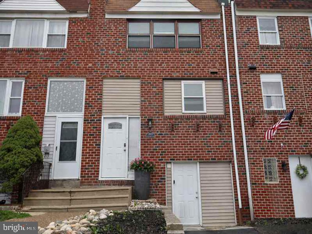 3019 FAIRDALE RD, Philadelphia, PA 19154