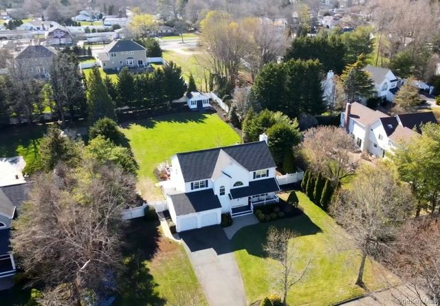 21 Tollgate Drive, East Northport, NY 11731