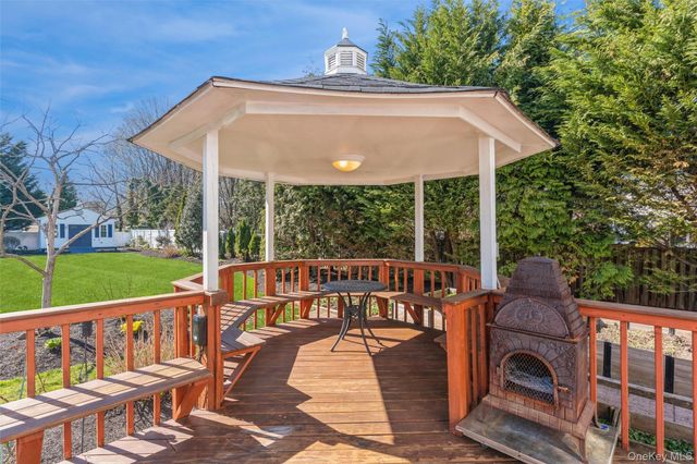 21 Tollgate Drive, East Northport, NY 11731