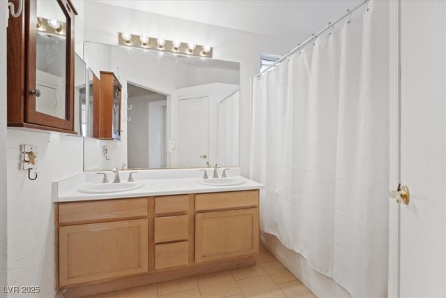 899 Hornbeak Court, Las Vegas, NV 89123