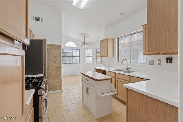 899 Hornbeak Court, Las Vegas, NV 89123