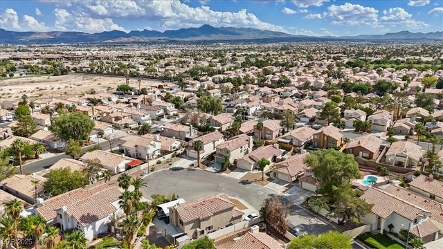 899 Hornbeak Court, Las Vegas, NV 89123