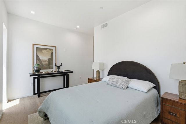 1430 S Cloverdale Avenue, Los Angeles, CA 90019