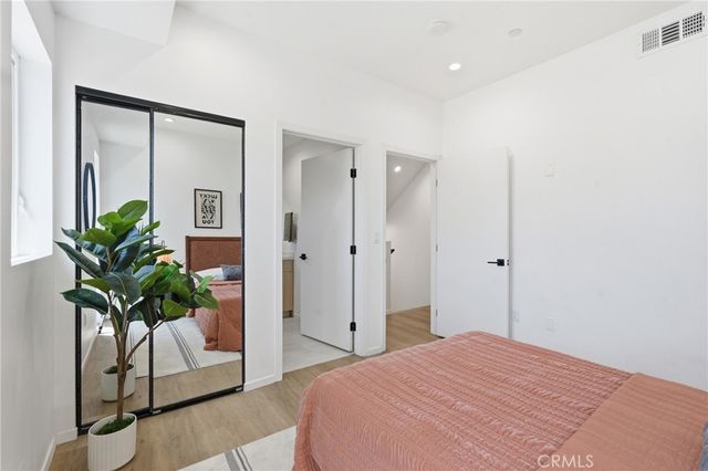 1430 S Cloverdale Avenue, Los Angeles, CA 90019