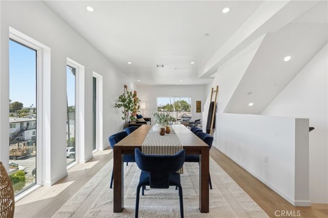 1430 S Cloverdale Avenue, Los Angeles, CA 90019