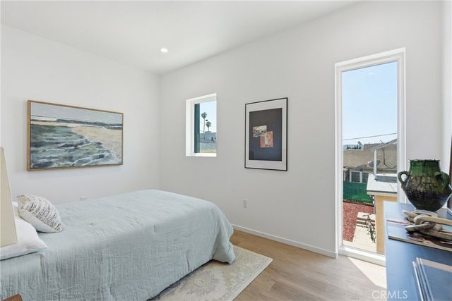 1430 S Cloverdale Avenue, Los Angeles, CA 90019