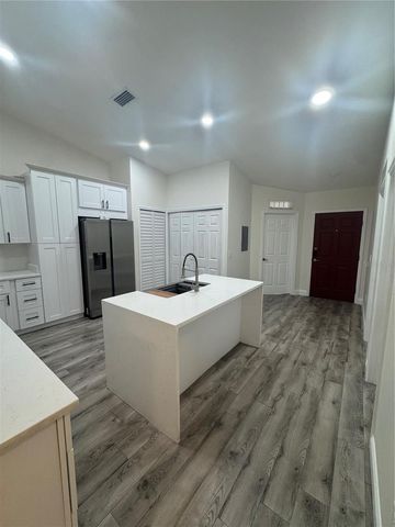 2880 CLUB CORTILE CIRCLE B, Kissimmee, FL 34746