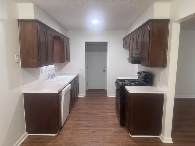 425 Meadow Lake Drive, Edmond, OK 73003