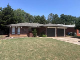425 Meadow Lake Drive, Edmond, OK 73003