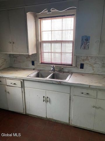 40 Killean Park, Colonie, NY 12205