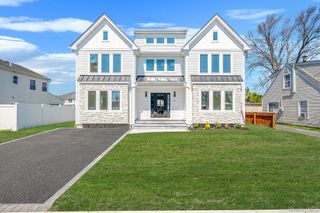 31 Libby Avenue, Hicksville, NY 11801