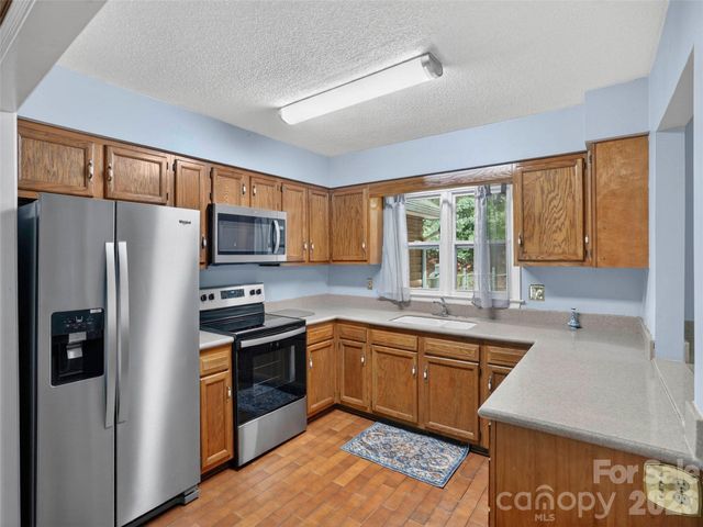 743 Kyles Creek Road, Hendersonville, NC 28792