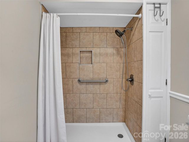 743 Kyles Creek Road, Hendersonville, NC 28792