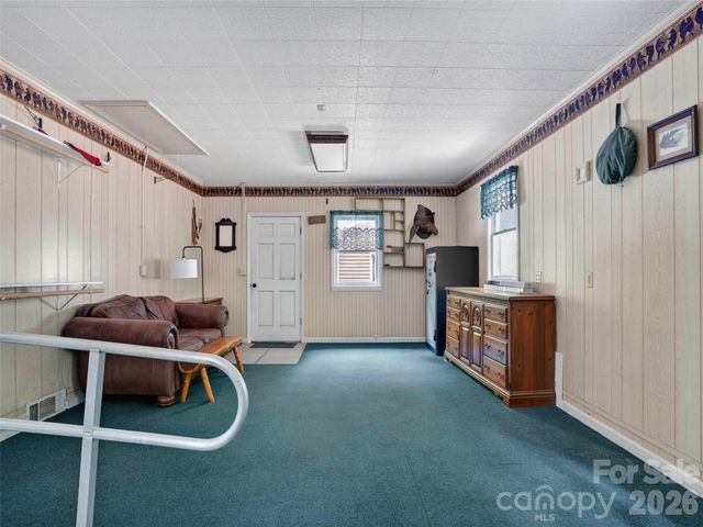743 Kyles Creek Road, Hendersonville, NC 28792