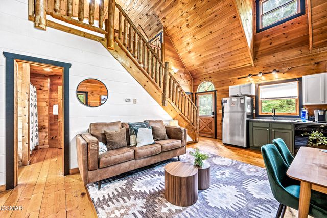 1420 Silver Poplar Lane, Sevierville, TN 37876
