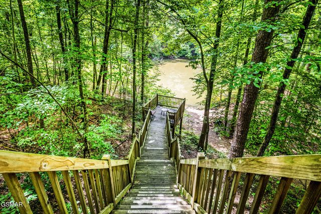 1420 Silver Poplar Lane, Sevierville, TN 37876