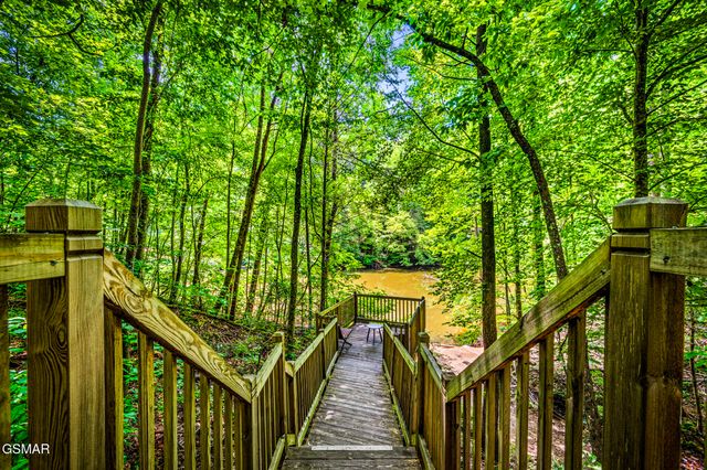 1420 Silver Poplar Lane, Sevierville, TN 37876
