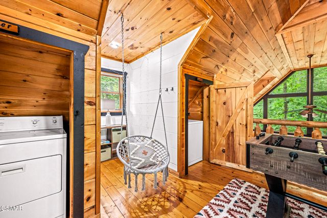 1420 Silver Poplar Lane, Sevierville, TN 37876