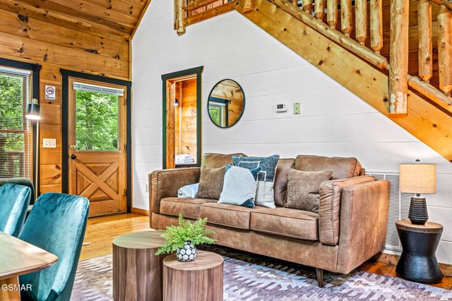 1420 Silver Poplar Lane, Sevierville, TN 37876