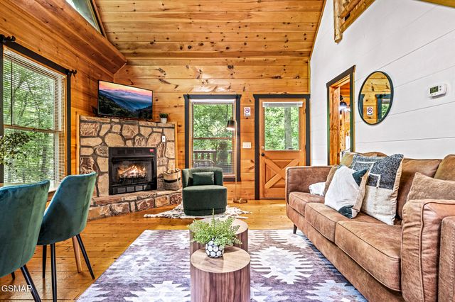 1420 Silver Poplar Lane, Sevierville, TN 37876