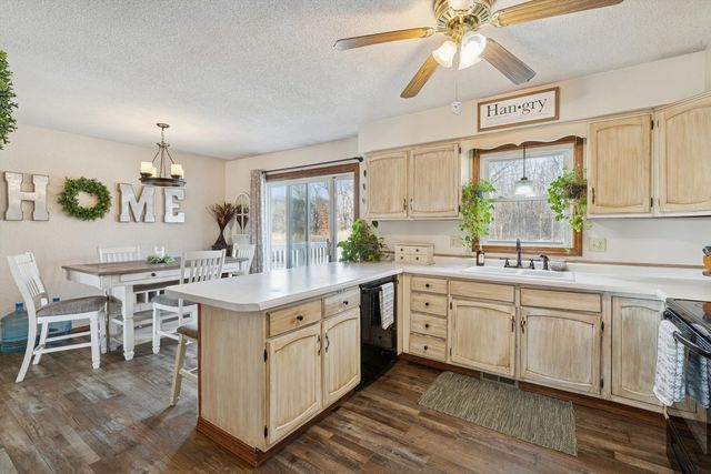 5430 Holly Road, Fulton, IL 61252