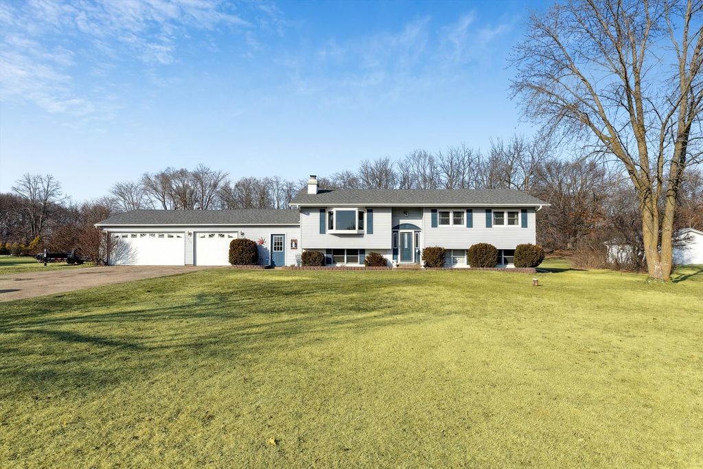 5430 Holly Road, Fulton, IL 61252