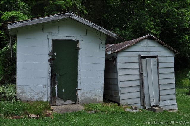 214 Leon Prall Road, Otisco, IN 47163