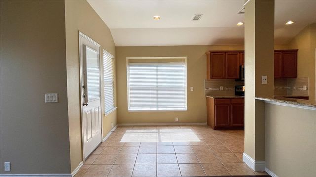 8203 Macgregor Drive, Arlington, TX 76002